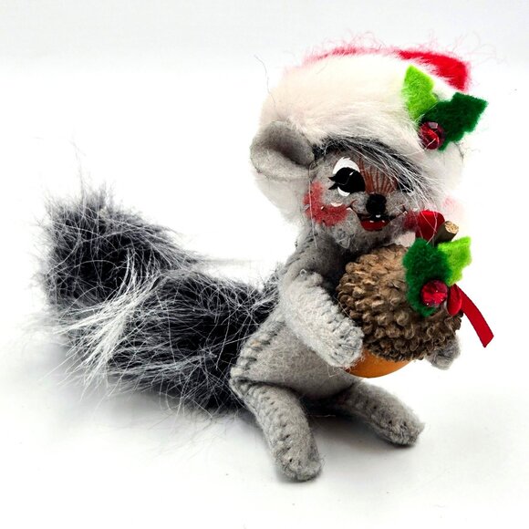 Annalee Winter Woods Squirrel Santa Hat Acorn Ornament Christmas 2008 Read - Picture 1 of 12